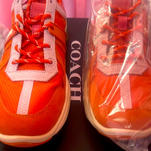 100% Authentic Coach Shoes Size 9.5 - Picture 4 of 8